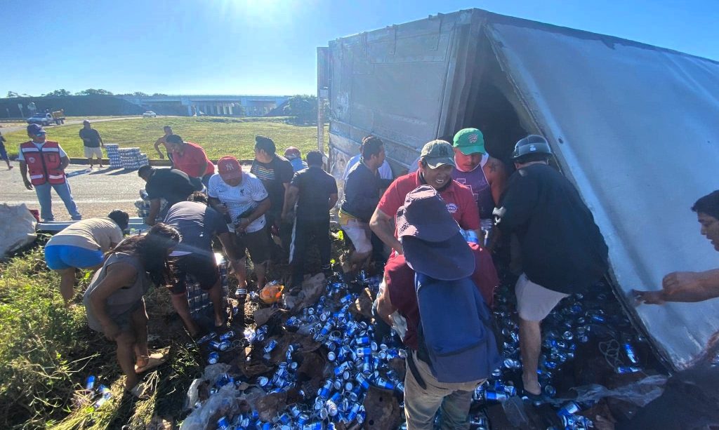 Thirsty locals looted 25 tonnes of beer from an overturned lorry in Mexico, turning a highway crash into chaos. See how the frenzy unfolded and what happened next!