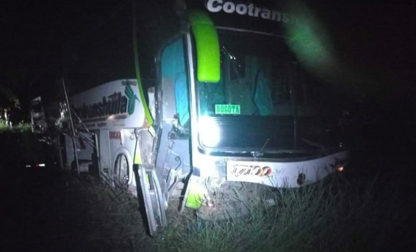 Over 20 injured as two buses collide on a wet Colombian road, sending one into a wooded area. Investigations reveal harsh weather and possible speeding. Read more!