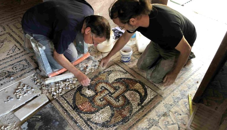 Discover how 140,000 hand-crafted stone cubes, authentic tools, and untrained volunteers brought a stunning Roman mosaic back to life in Somerset after five years of work!