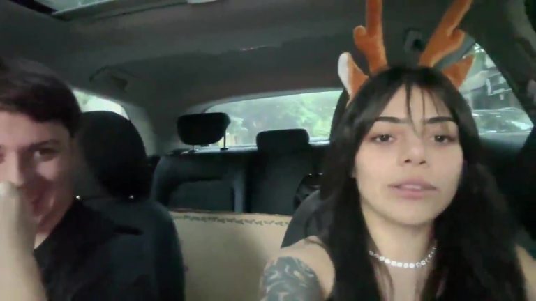 Influencer Micaela Ybañez's Twitch livestream captured a shocking robbery in Buenos Aires as masked thieves shattered her car window and stole her phone. Watch the drama unfold!