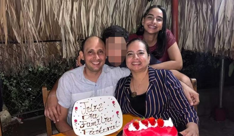 A Colombian family was brutally attacked by hitmen during lunch, leaving three dead and a son critically injured. Community pillars, their loss shocks Aguachica.