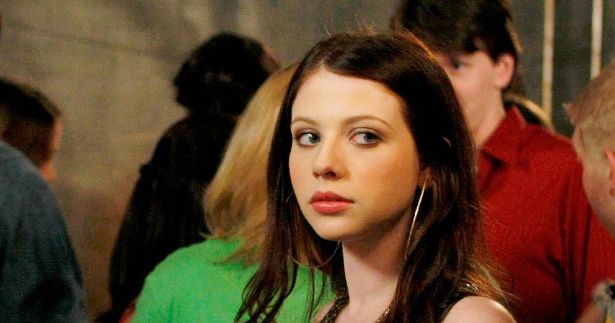 Gossip Girl Stars Pay Tribute to Late Michelle Trachtenberg Force of Nature 415