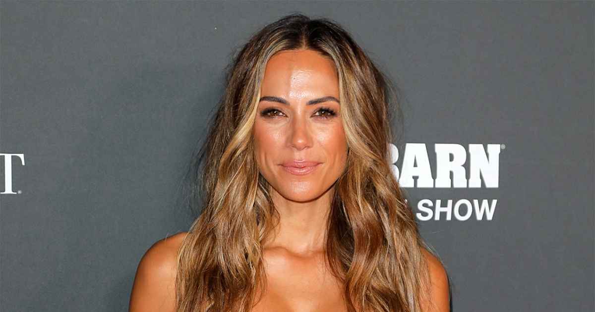 Jana Kramer Regrets Her Boob Job