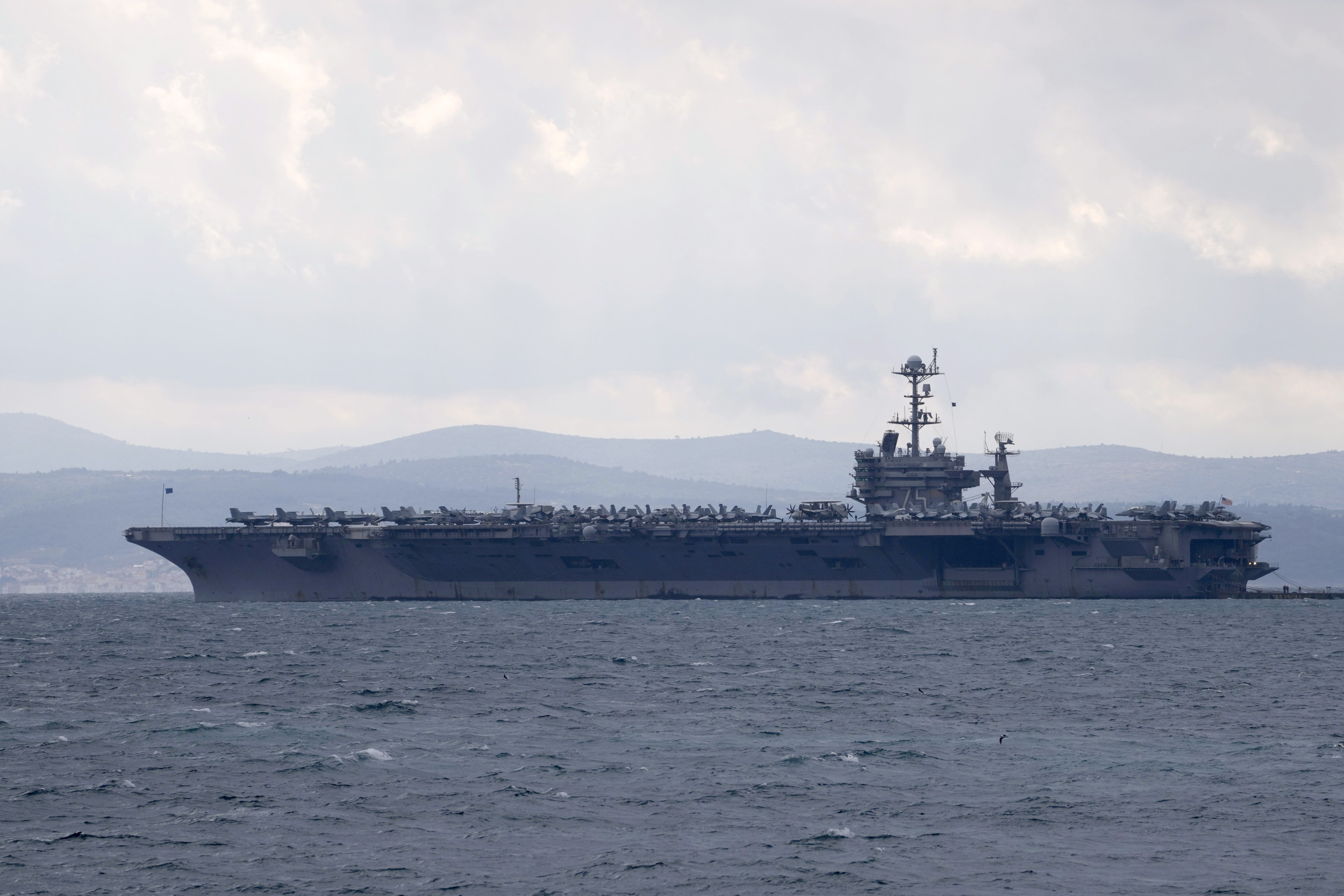 aircraft carrier uss harry s truman