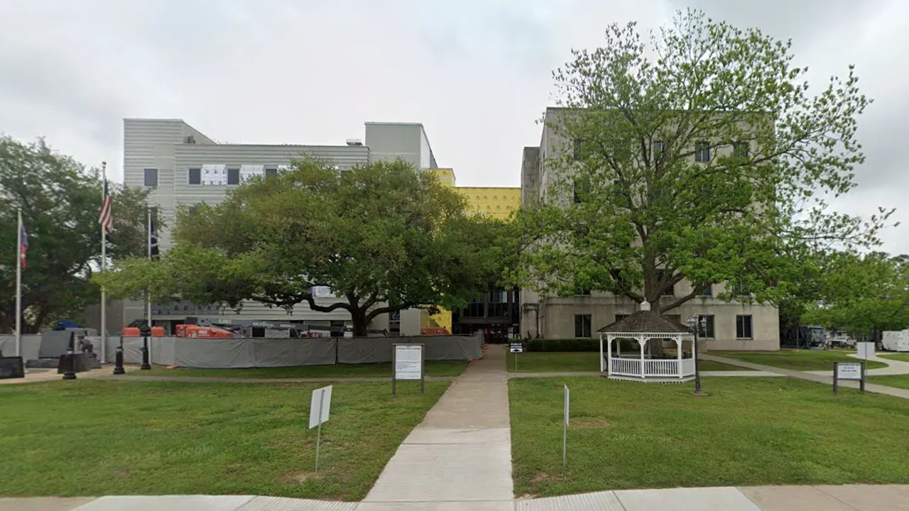 brazoria county courthouse