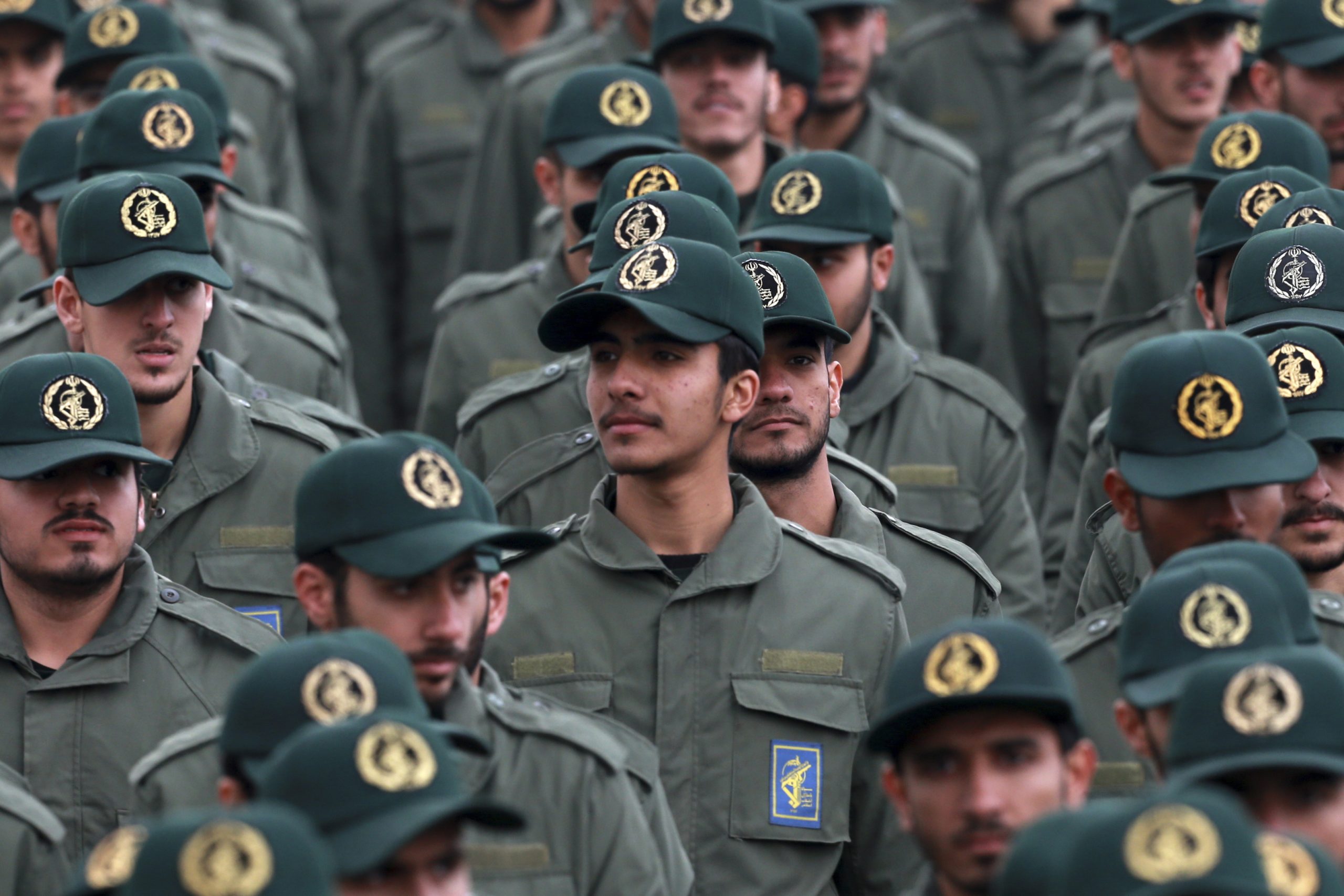 iranian revolutionary guard members scaled