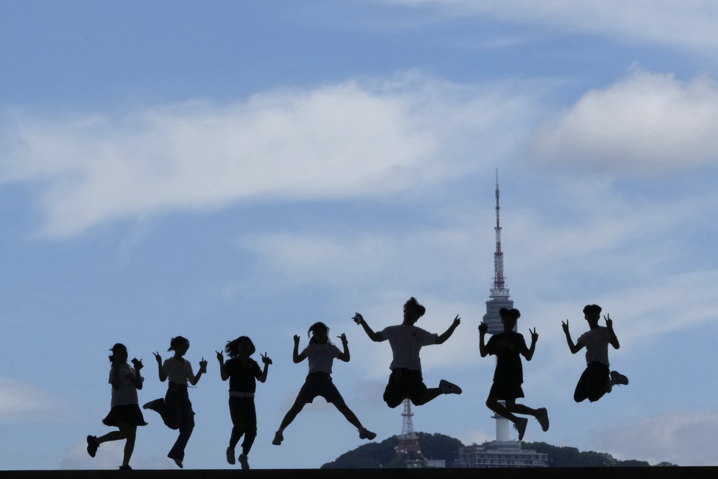 middle school students visit seoul museum