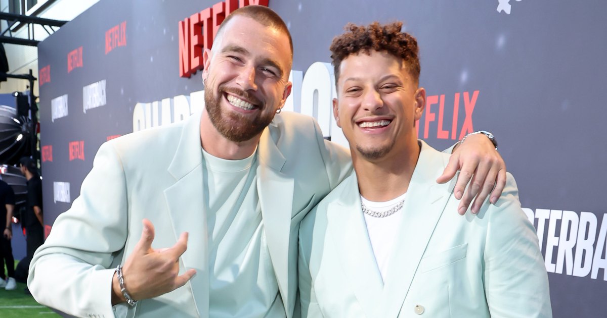 patrick mahomes and travis kelce share touching moment after super bowl loss 1535512717