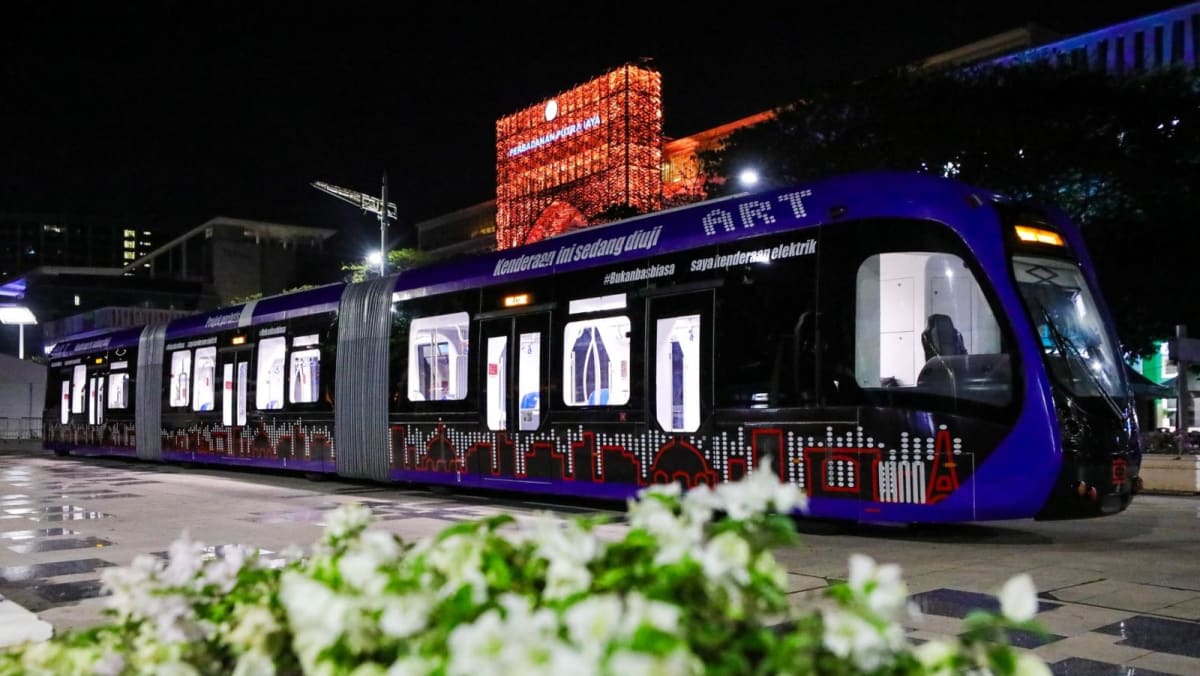 putrajaya trackless tram