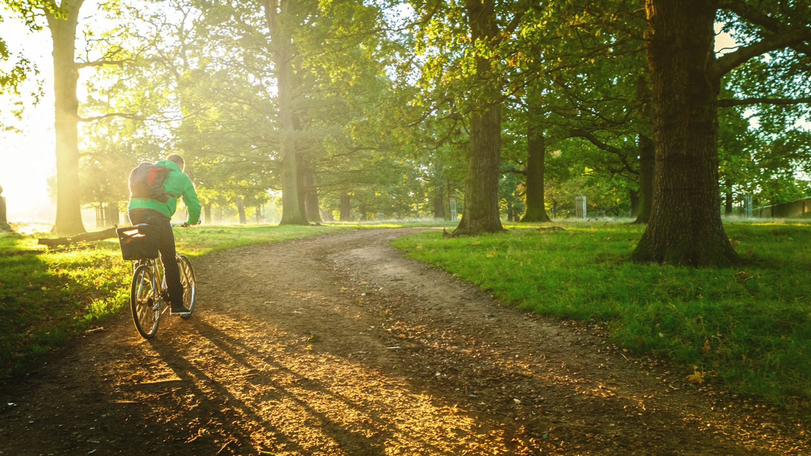 skynews cyclist weather sunshine 6840651