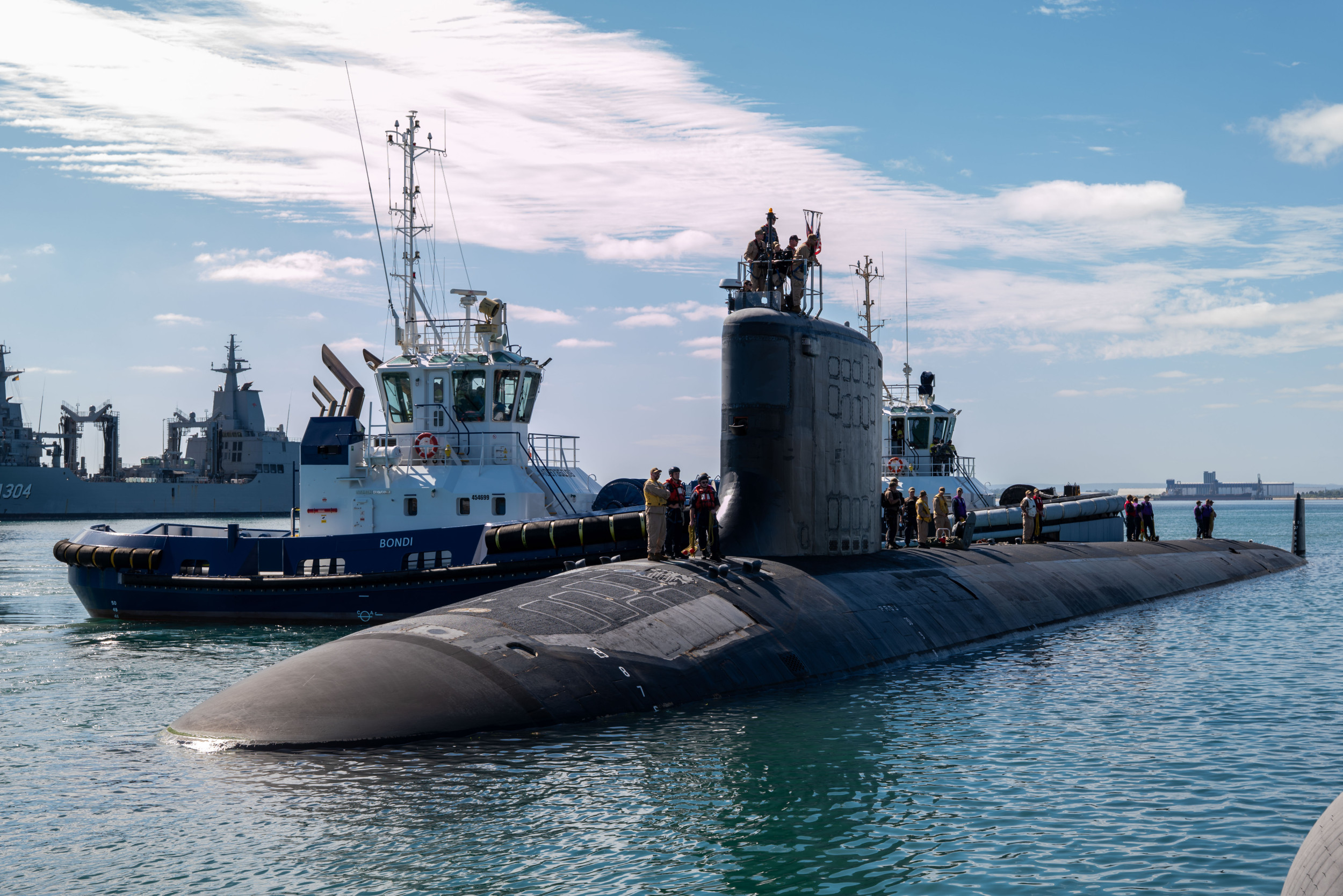 us submarine visits australia