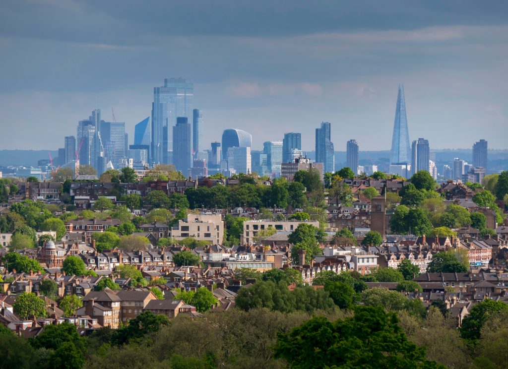 London credit shutterstock Robert Harding Video 2428227521