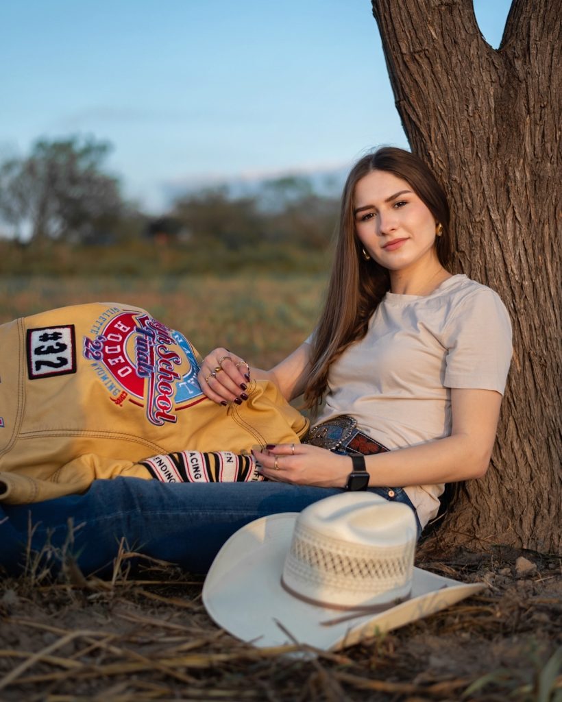 Rodeo queen Ana Valeria Mireles, 20, tragically dies in a car crash. Fans mourn the Miss Rodeo star, known for her passion and charisma. Read more on her legacy.