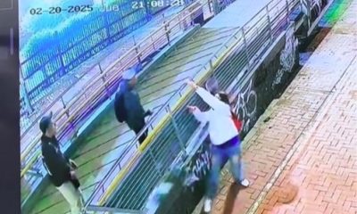 A fearless woman in Bogotá used her parkour skills to escape knife-wielding muggers, leaping off a bridge in a daring move caught on CCTV. Watch her incredible escape!