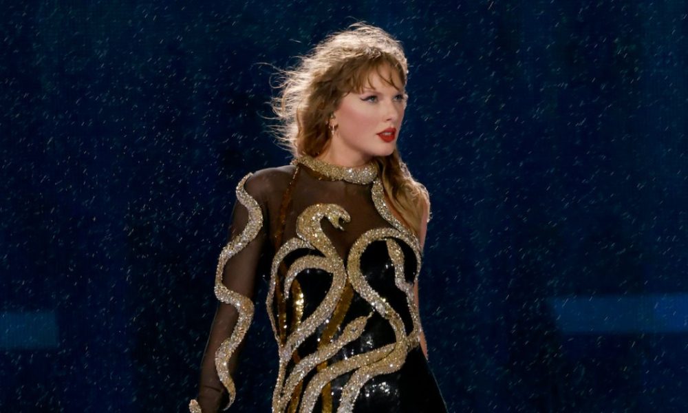 TaylorSwift ErasTour NewReputationOutfitjpg