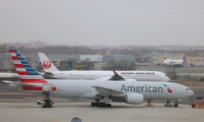 american airlines plane