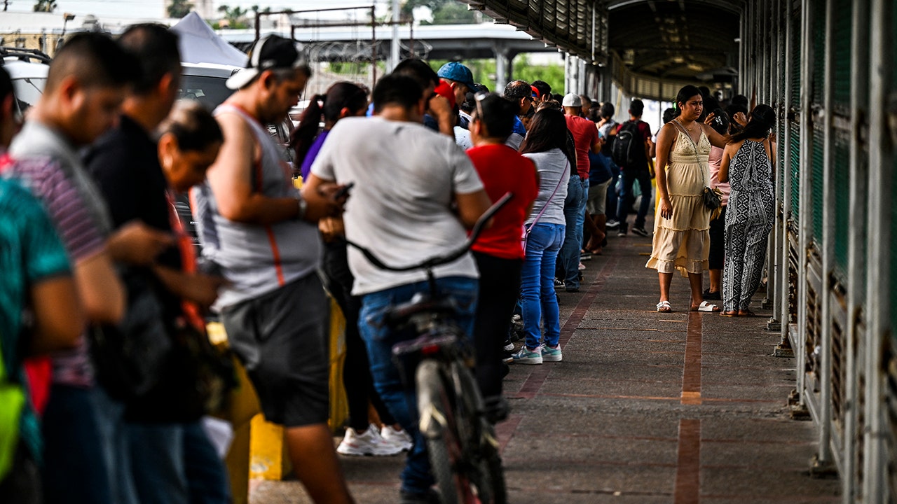 migrants us border