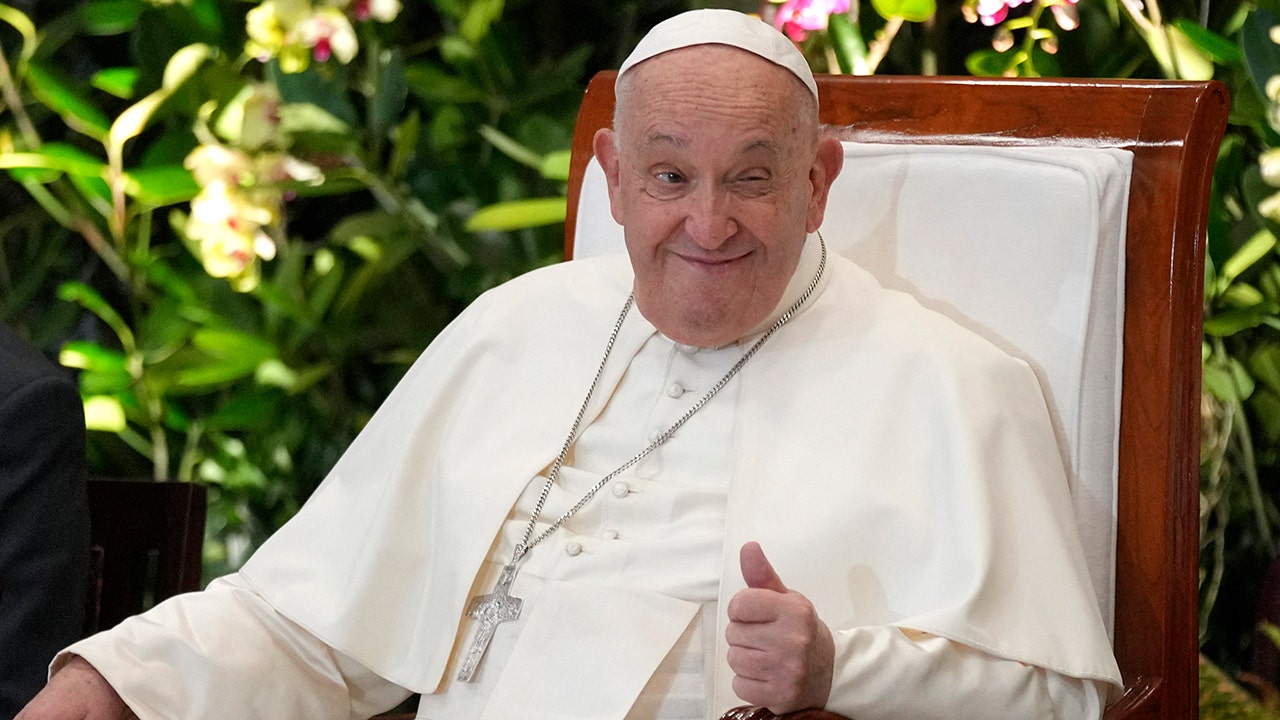 pope francis health update 005