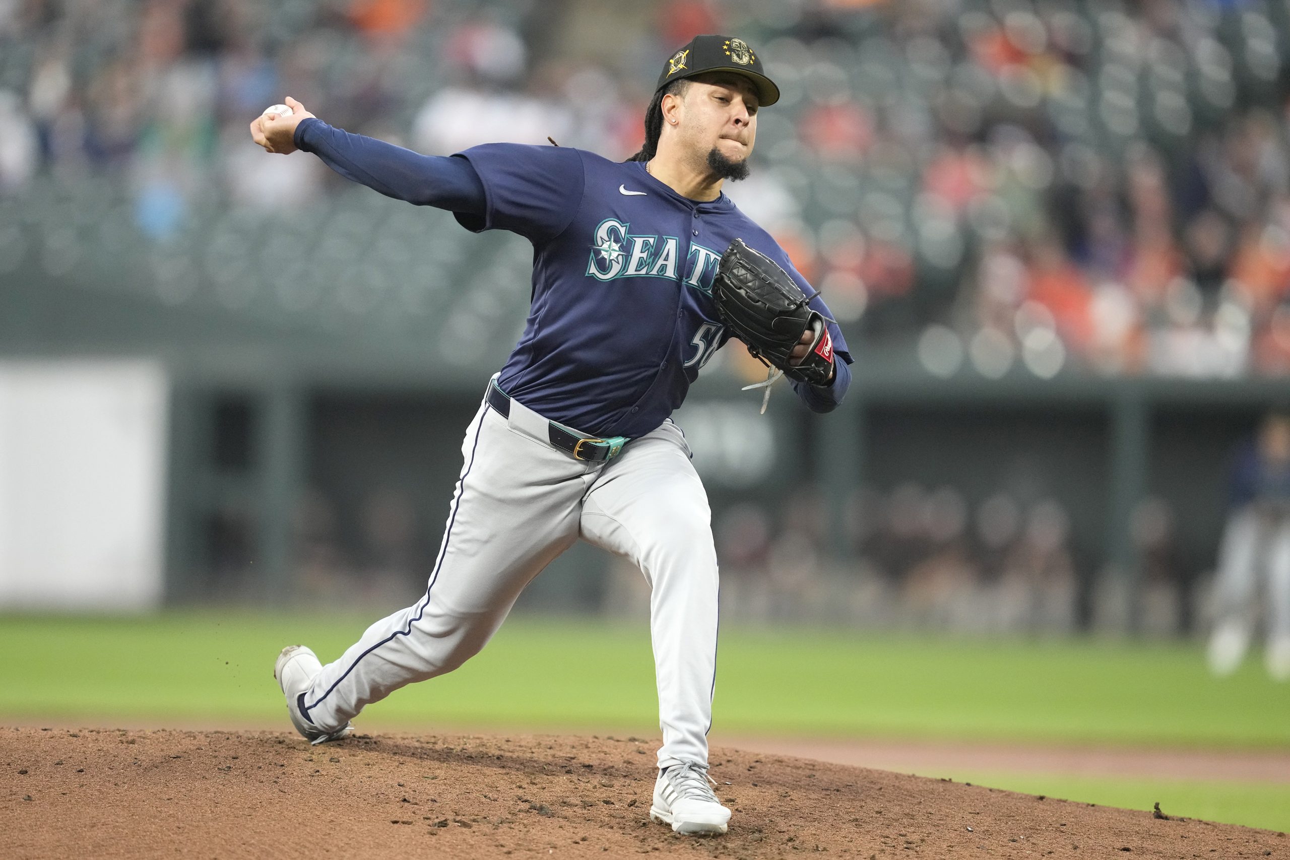 seattle mariners pitcher luis castillo scaled