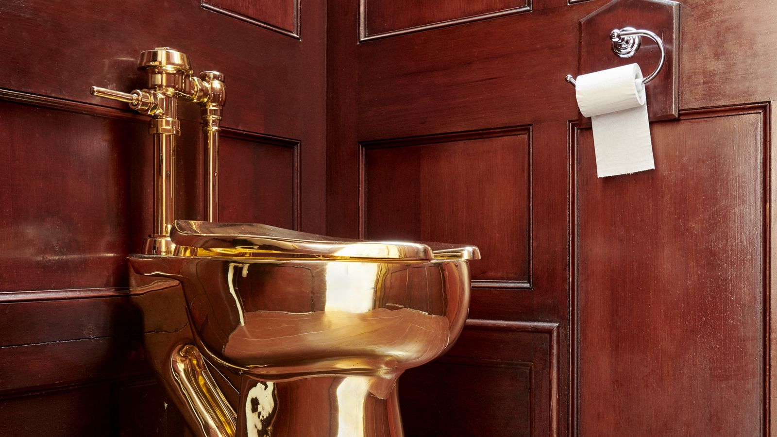 skynews blenheim palace gold toilet 6860794