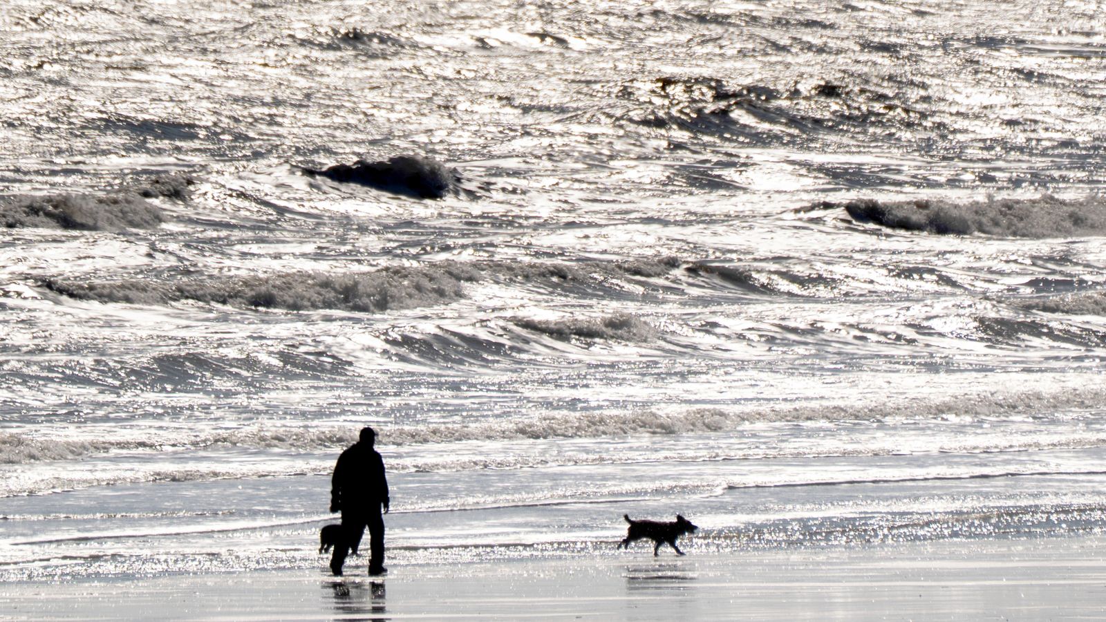 skynews bridlington beach weather 6860544