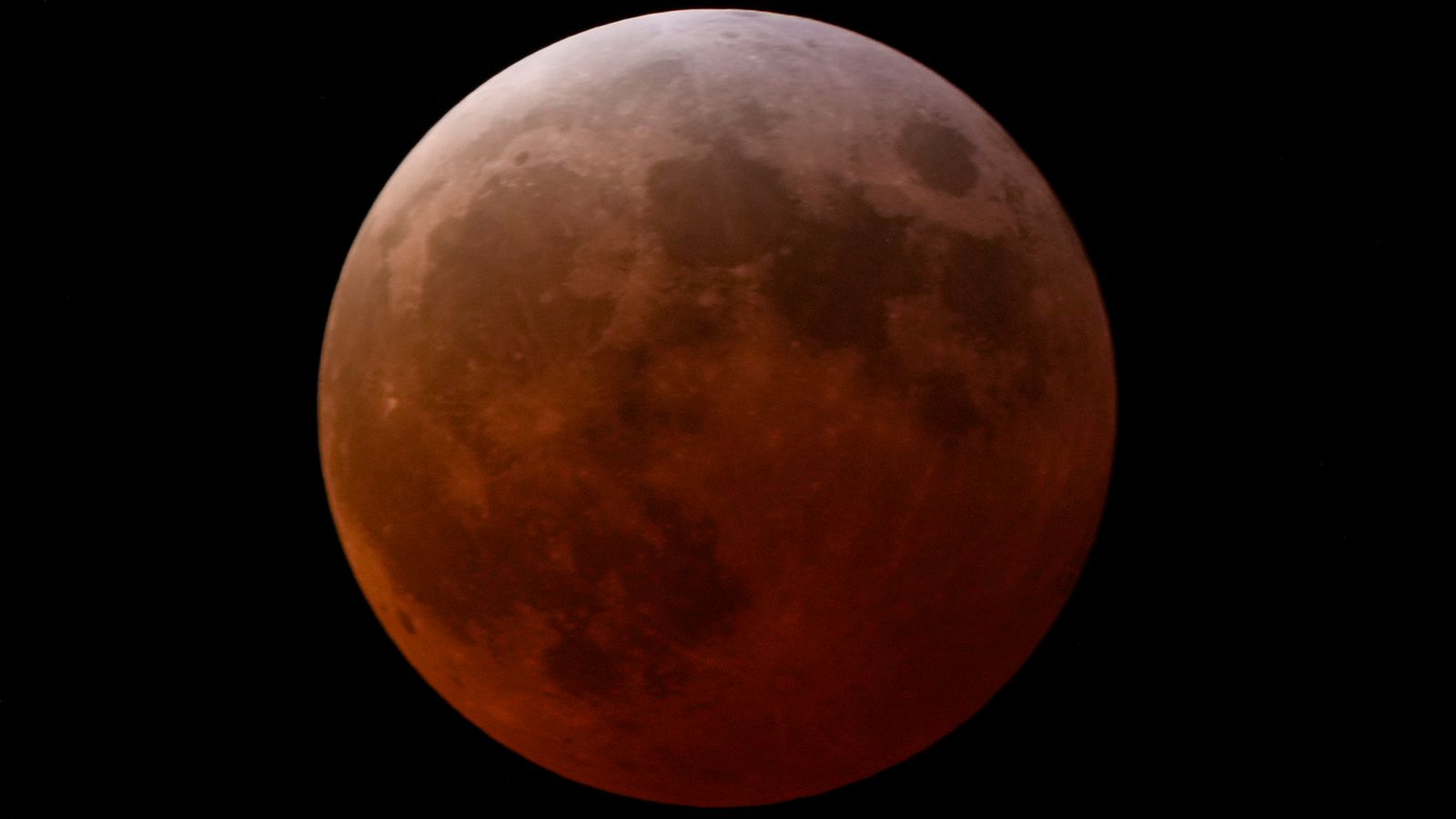 skynews total lunar eclipse 6855840