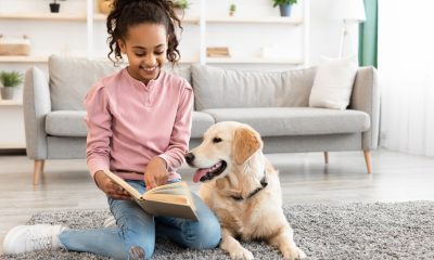 stock image girl reading