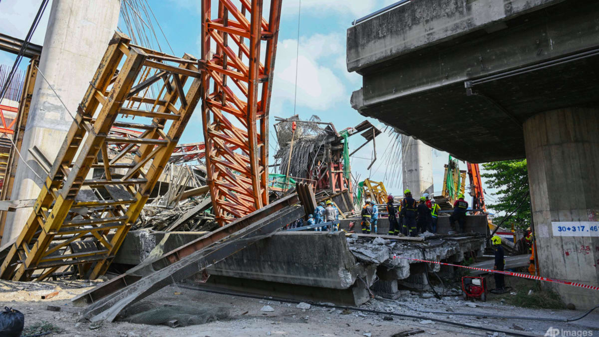 thailand road collapse 83057